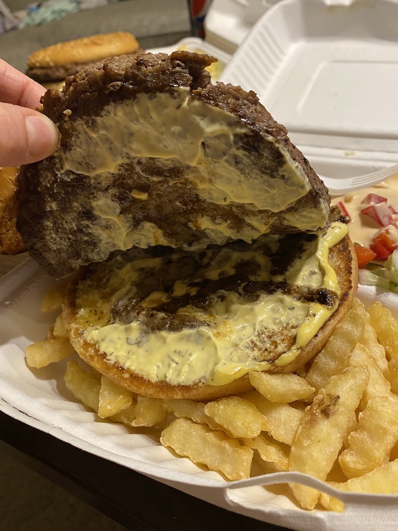 Leknes Grillkjøkken - Leknes Grillkjøkken, Sentralbaneveien 2, 8370 Leknes, Norway