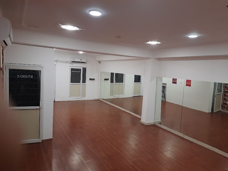 Shake a Leg Dance & Wellness Centre : Best Dance Classes | Best Wedding Choreographer | Gurgaon - Shake a Leg Dance & Wellness Centre : Best Dance Classes | Best Wedding Choreographer | Gurgaon Shop 151, Huda Mini Market, Sector 31, Gurugram, Haryana 122001, India