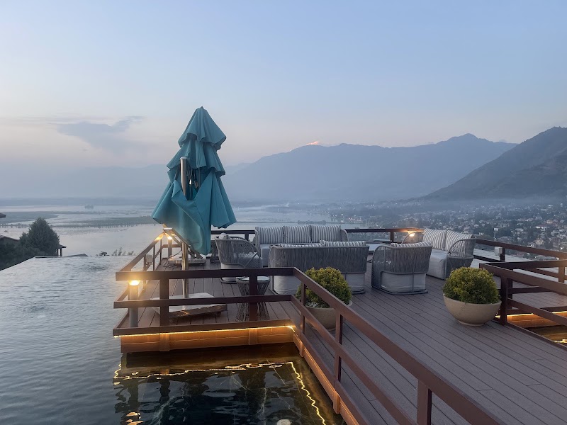 Vivanta Dal View
