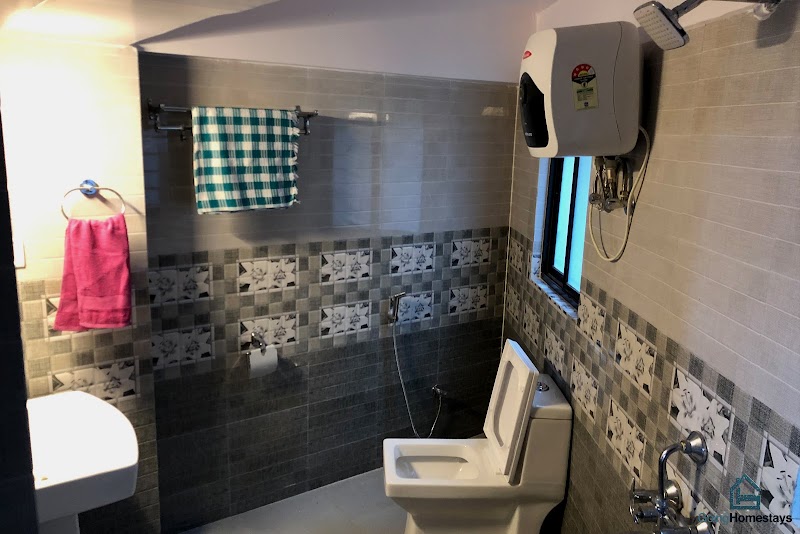 Seven Oaks Homestay, Darjeeling - Seven Oaks Homestay, Darjeeling 585/1 Cart Road, P.O. 7 Oaks Rose Bank, Rajbari, Darjeeling, West Bengal 734101, India