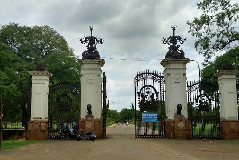 Lal Bagh Palace - Lal Bagh Palace PR2W+2RH, Nai Duniya, Revenue Colony, Indira Gandhi Nagar, Indore, Madhya Pradesh 452009, India