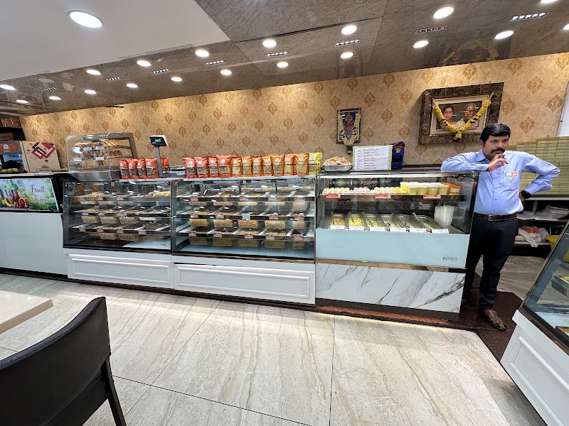Perambur Srinivasa Sweets Ps4 Veg Restaurant (Tiruchanoor) - Perambur Srinivasa Sweets Ps4 Veg Restaurant (Tiruchanoor) Tiruchanoor Rd, Revenue Colony, Tirupati, Andhra Pradesh 517503, India