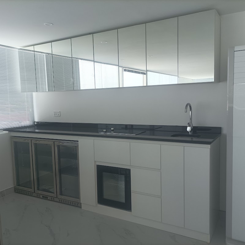 Jumeirah garden building 3 - Jumeirah garden building 3, 30 41st St - Al Satwa - Dubai - United Arab Emirates