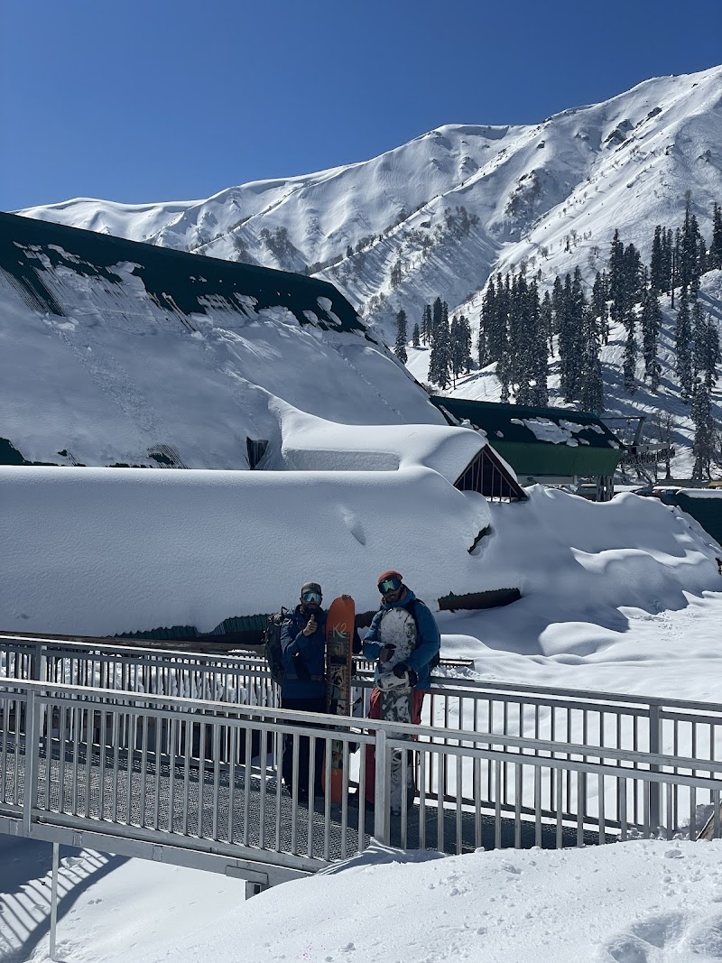 SnowAdventure Gulmarg Kashmir - SnowAdventure Gulmarg Kashmir Gul a, army museum, seum, Gulmarg, 193403