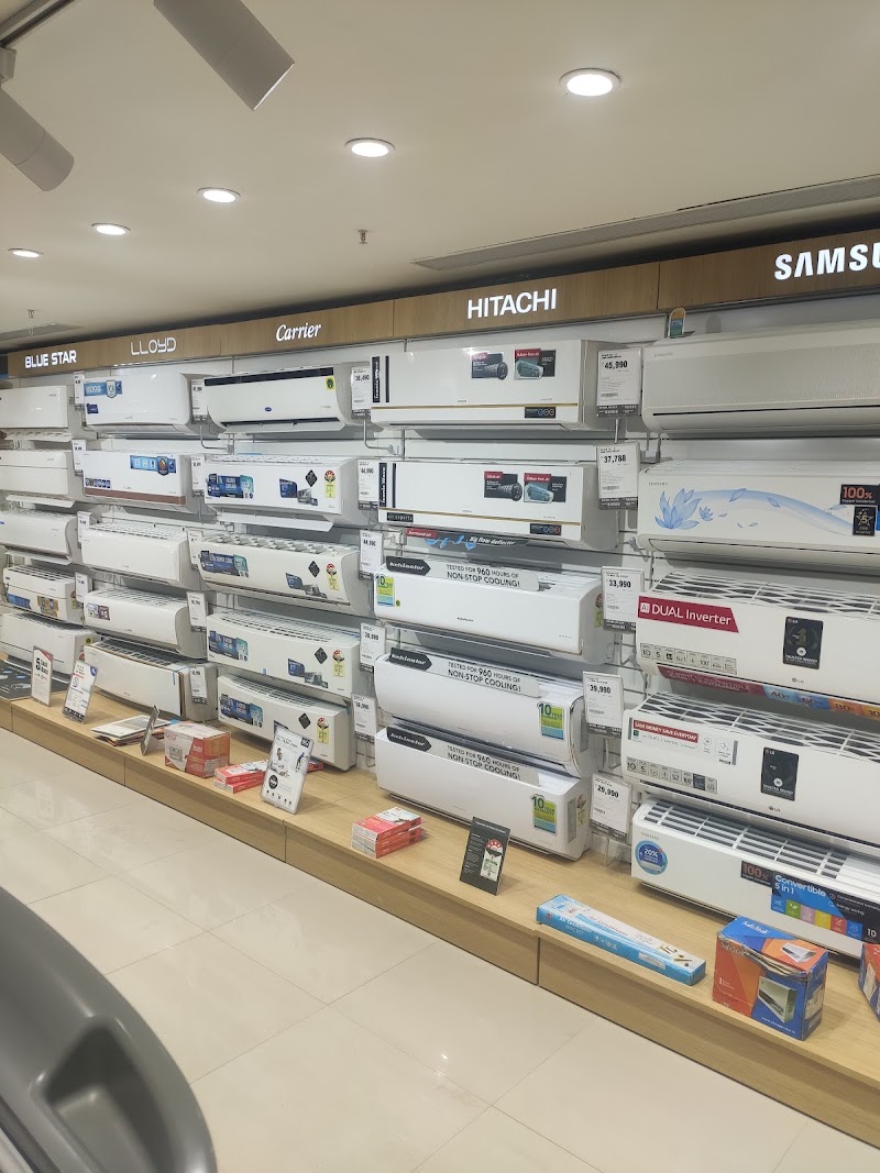 Reliance Digital - Reliance Digital, Mezzanine & GF, Platinum Square, Chowk, near Mii Square, Telibandha, Raipur, Chhattisgarh 492001, India