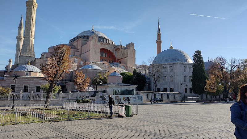Laleli Blue Marmaray Hotel