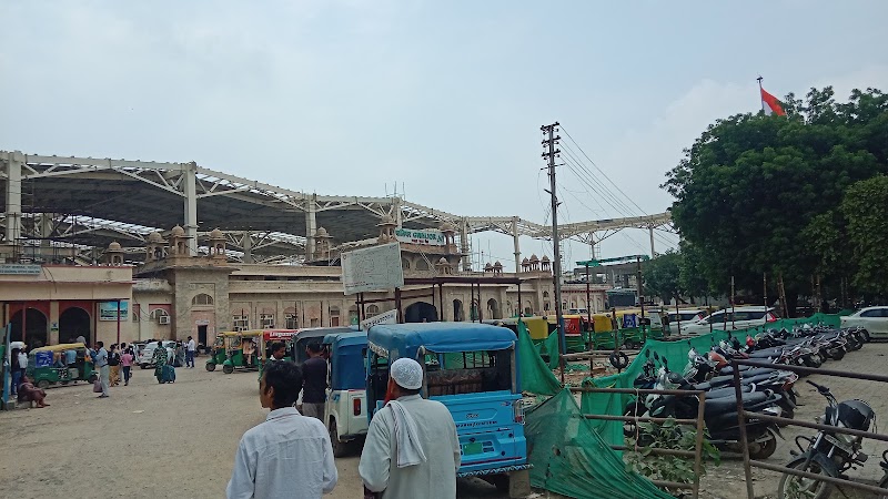 Gwalior Junction Railway Station - Gwalior Junction Railway Station, LNUPE Campus, Gwalior, Madhya Pradesh 474002, India