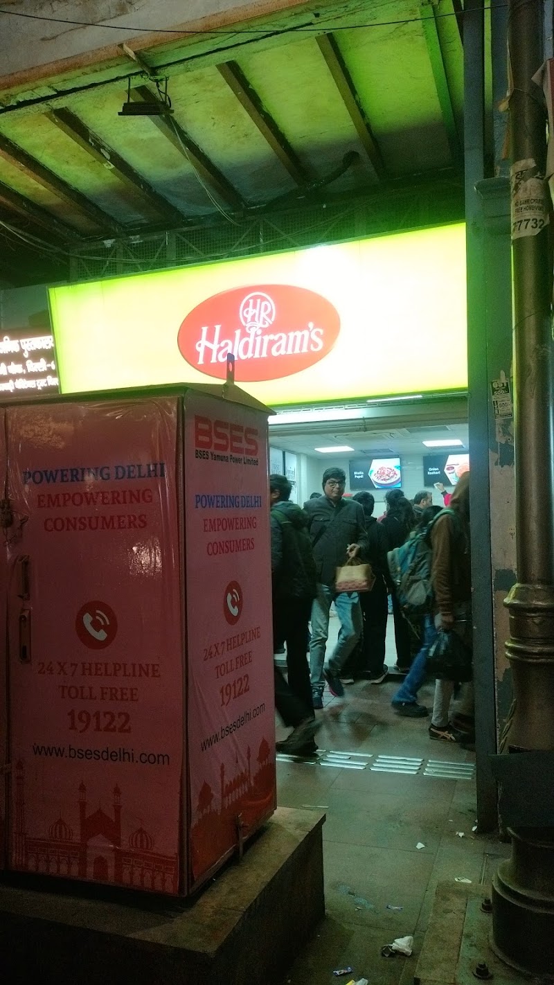 Haldiram's - Chandni Chowk - Haldiram's - Chandni Chowk Chandni Chowk Rd, near Gurdwara SIS Ganj Sahib, Old Delhi, Kucha Mahajani, Chandni Chowk, New Delhi, Delhi, 110006, India