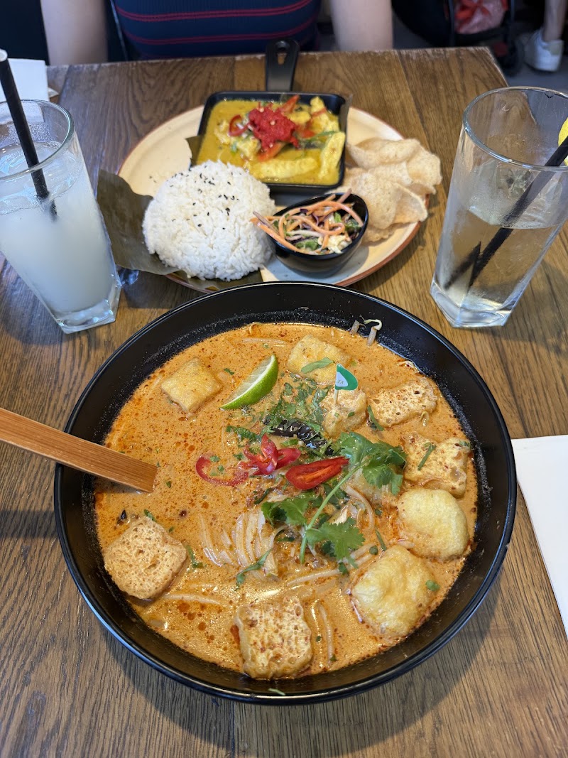 Banana Tree West Hampstead - Banana Tree West Hampstead 237-239 W End Ln, London NW6 1XN, UK