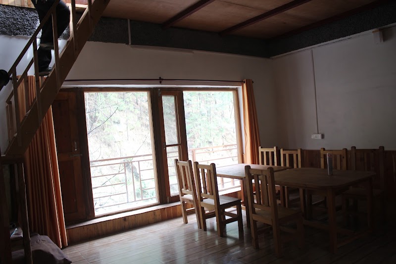 River Pool House, Tirthan by TrekNgo - River Pool House, Tirthan by TrekNgo Kalwari, Himachal Pradesh 175123, India