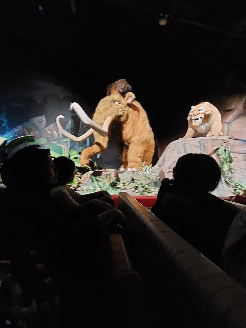Ice Age Arctic Adventure - Ice Age Arctic Adventure VRGJ+JVF Dunia Fantasi, RW.10, Ancol, Kec. Pademangan, Jkt Utara, Daerah Khusus Ibukota Jakarta 14430, Indonesia