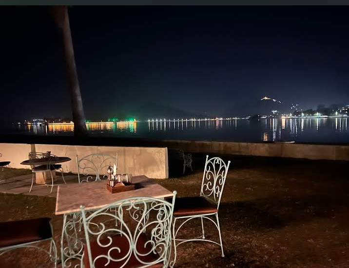 Raaj Bagh Restaurant by Fateh Collection - Raaj Bagh Restaurant by Fateh Collection Alkapuri, 5-B, Fateh Sagar Rd, Fateh Sagar Lake, Udaipur, Rajasthan 313004, India
