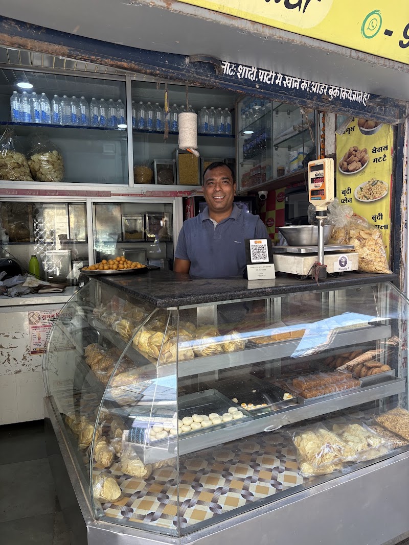 Street Food Suman Vilas Namkeen and Sweets - Street Food Suman Vilas Namkeen and Sweets Ummed Chowk, Gulab Sagar, Jodhpur, Rajasthan 342001, India