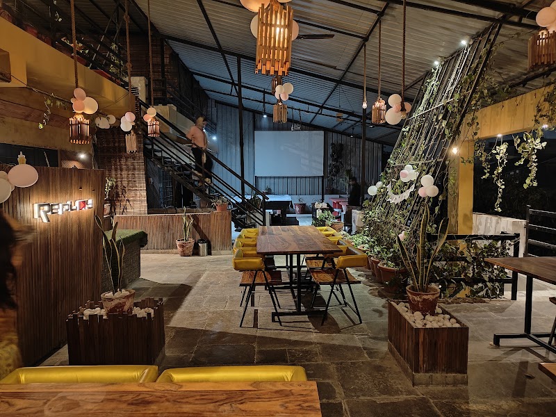 Replay Gaming Lounge & Cafe - Replay Gaming Lounge & Cafe 13, Tekri Madri Link Rd, Santosh Nagar, Tekari, Gayariawas, Central Area, Udaipur, Rajasthan 313002, India