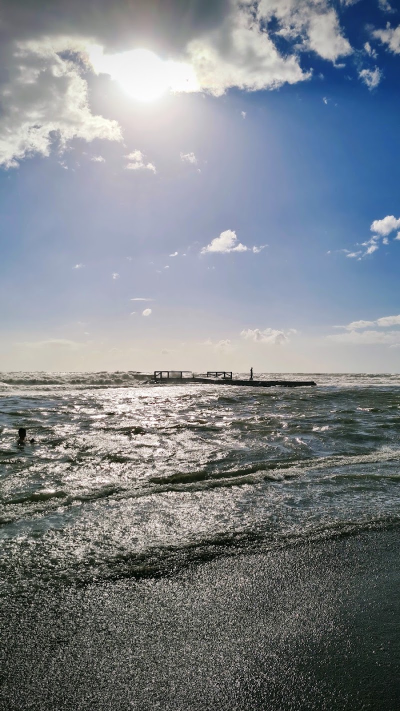 Spiaggia libera Gialla - Spiaggia libera Gialla, Lungomare Paolo Toscanelli, 137a, 00121 Lido di Ostia RM, Italy