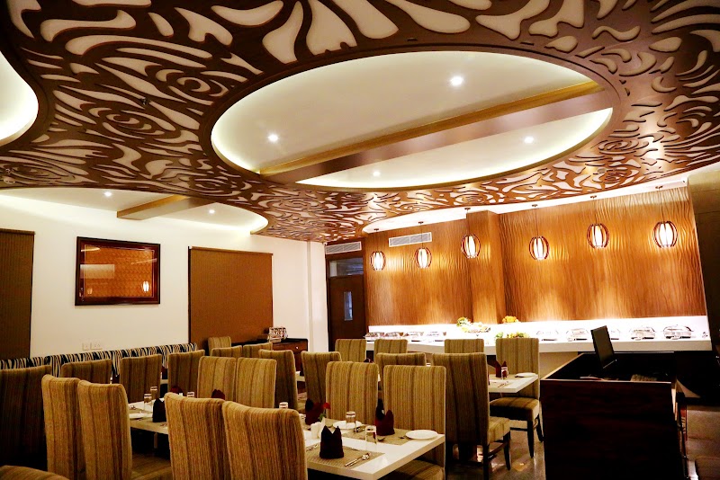 Hotel Silk City - Hotel Silk City The Mall Rd, Varanasi cantonment, Varanasi, Uttar Pradesh 221002, India