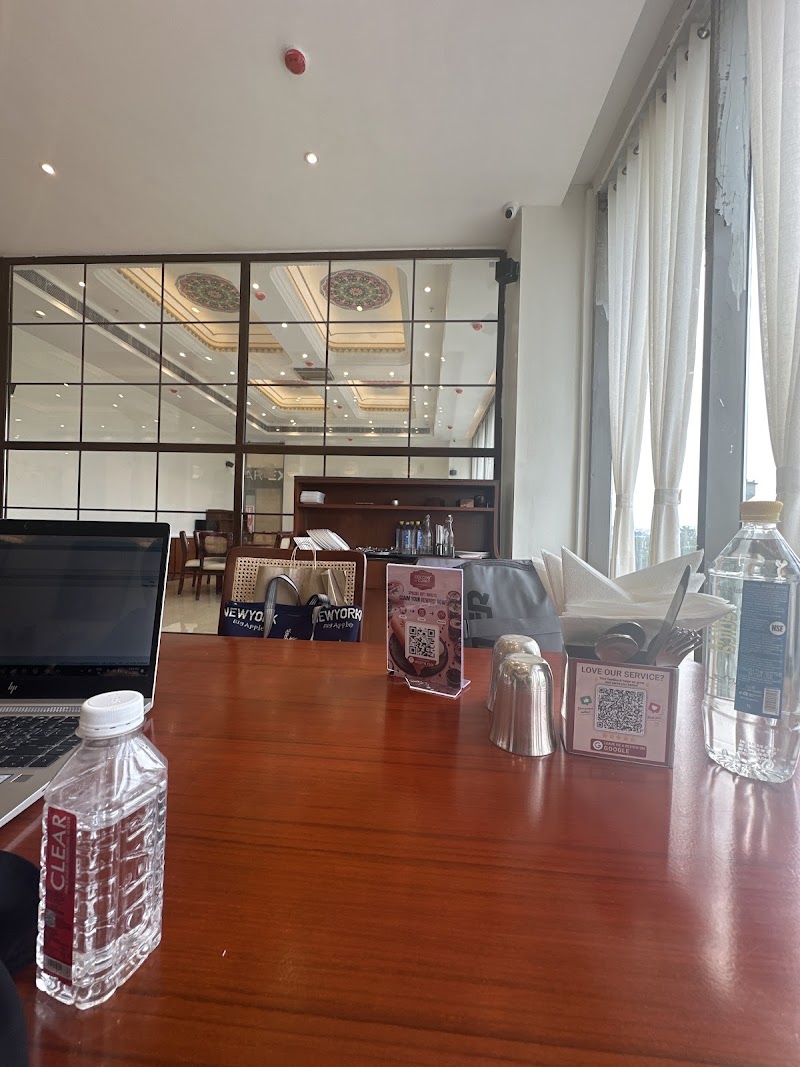 Cocco n Curry - Cocco n Curry 2nd Floor, Good Earth City Center, 225A/B, opposite Malibu Town, Pocket H, Nirvana, Sector 50, Gurugram, Haryana 122018, India