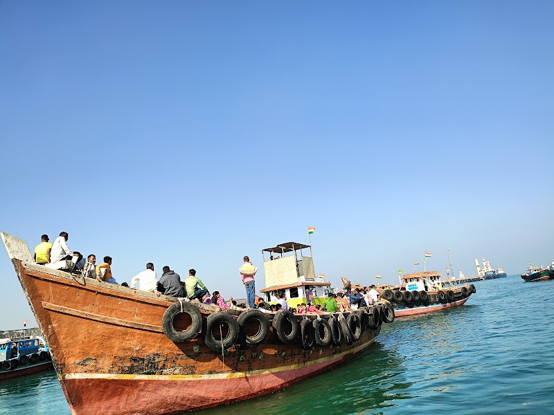 Damji jetty Okha Port - Damji jetty Okha Port, F37G+PFF, Dalda Bunder, Okha, Gujarat 361350, India