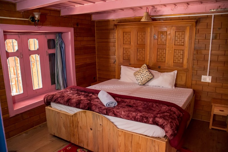 Tirthan Riverview Homestay. - Tirthan Riverview Homestay. Village Ropajani PO Gushaini Tehsil Banjar District Kullu Himachal Pradesh Tirthan Valley, Pekhadi Road, Village Ropajani, Gushaini, Tindar, Himachal Pradesh 175123, India