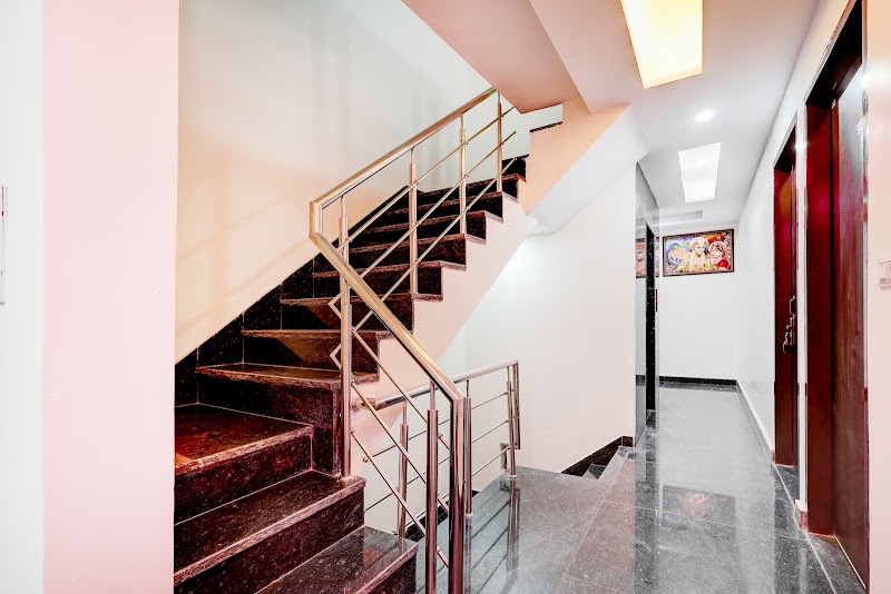 Hotel O DD Green Residency - Hotel O DD Green Residency 49 E Mohalla Chhotiyal Plam Village 49 E Mohalla Chhotiyal Plam, NEAR, Village, Palam Metro Rd, Palam Village, Palam, Delhi, 110045, India