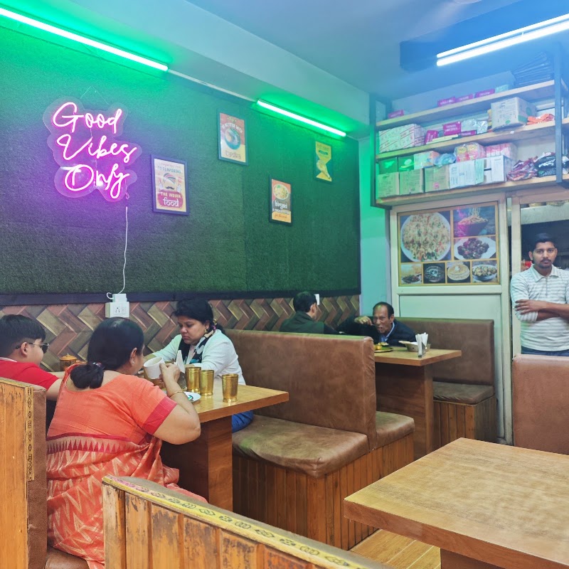 Hungry Bird's Pure Vegetarian Food - Hungry Bird's Pure Vegetarian Food Main Square, Dharamkot Rd, McLeod Ganj, Dharamshala, Himachal Pradesh 176215, India