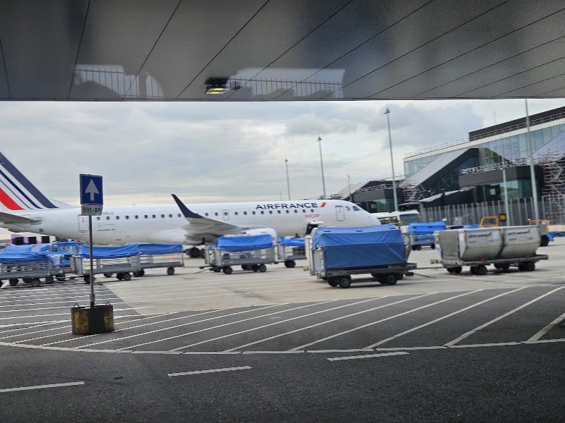 Schiphol Plaza - Schiphol Plaza Vertrekpassage 135, 1118 AX Schiphol, Netherlands