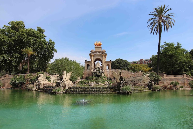 Free Walking Tours Barcelona - Free Walking Tours Barcelona, Pl. Reial, s/n, Ciutat Vella, 08002 Barcelona, Spain