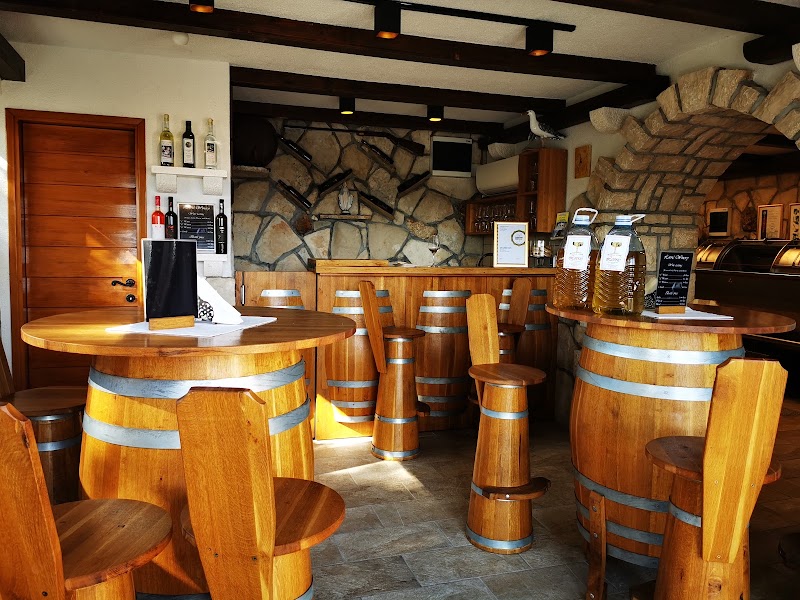 Lovrić Winery - Lovrić Winery, Lumbarda 217, 20263, Lumbarda, Croatia