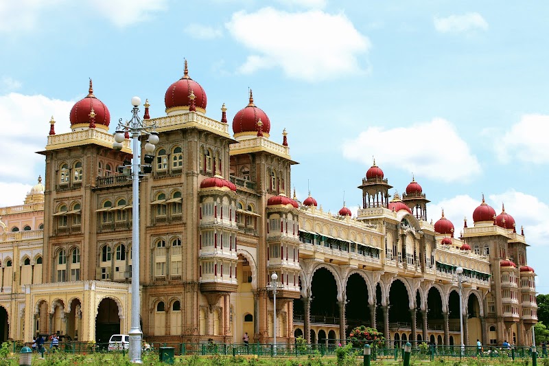 Mysore palace paid parking