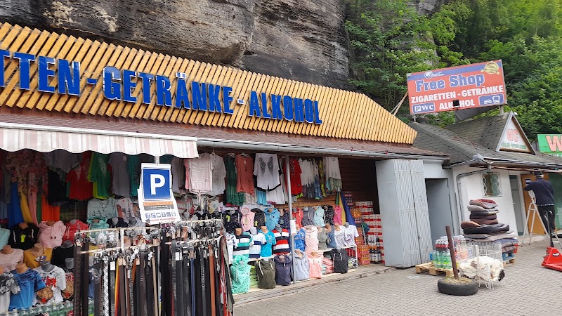 Hrensko Parking / Herrnskretschen Cigarettes Shop - Hrensko Parking / Herrnskretschen Cigarettes Shop, V6FP+HF, 407 17 Hřensko, Czechia