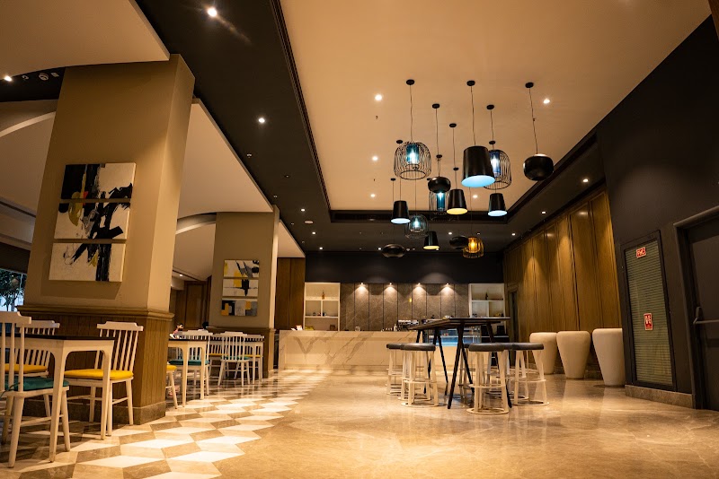 Sky Stay - Sky Stay Tower B1 -0625, DLF MYPAD, Gomti Nagar Railway Sta Rd, Vijaipur Colony, Vibhuti Khand, Gomti Nagar, Lucknow, Uttar Pradesh 226010, India