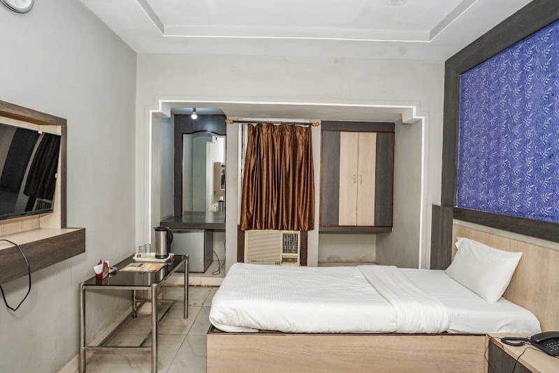 Hotel Sun-Om @ Raipur Railway Station - Hotel Sun-Om @ Raipur Railway Station, Station Chowk, Narmada Para, Balaji Nagar, Raipur, Chhattisgarh 492009, India