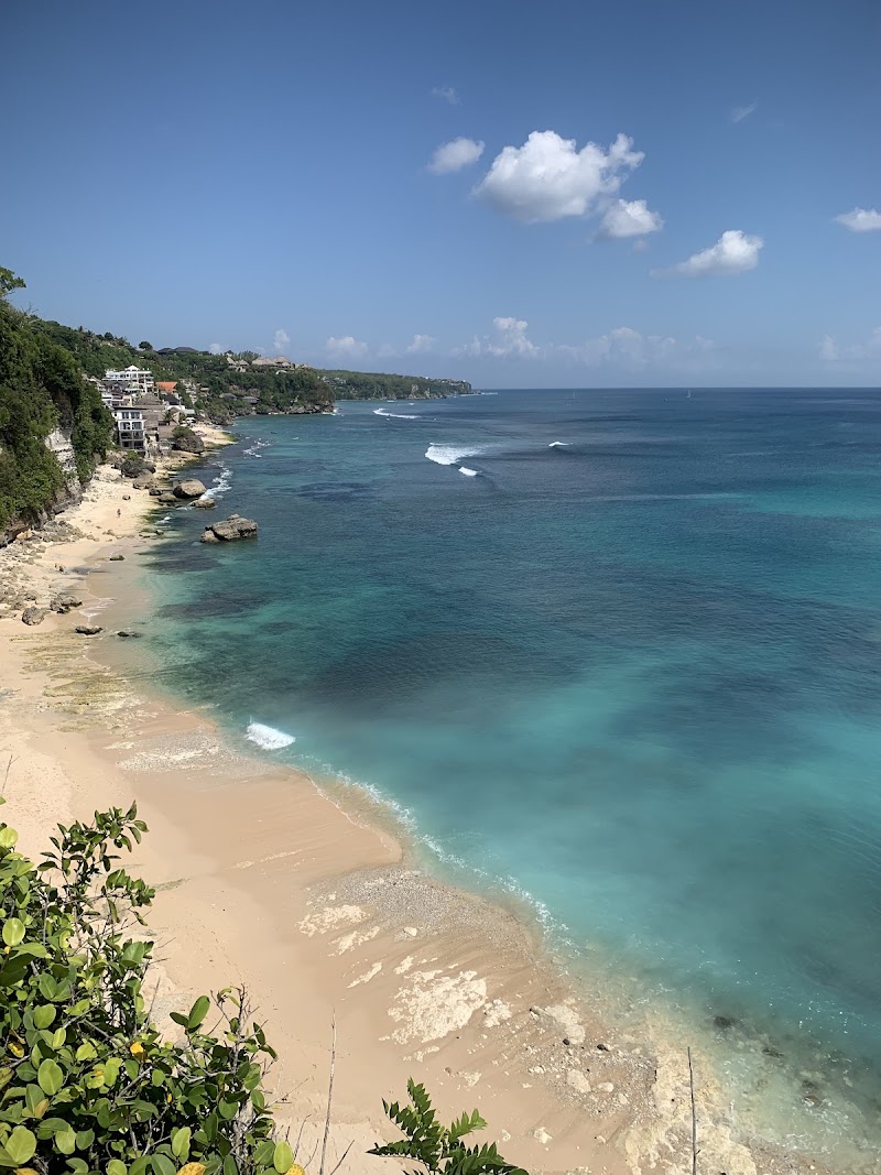 Bingin Beach - Bingin Beach, 54V7+V72, Jl. Pantai Bingin, Pecatu, Kec. Kuta Sel., Kabupaten Badung, Bali 80361, Indonesia