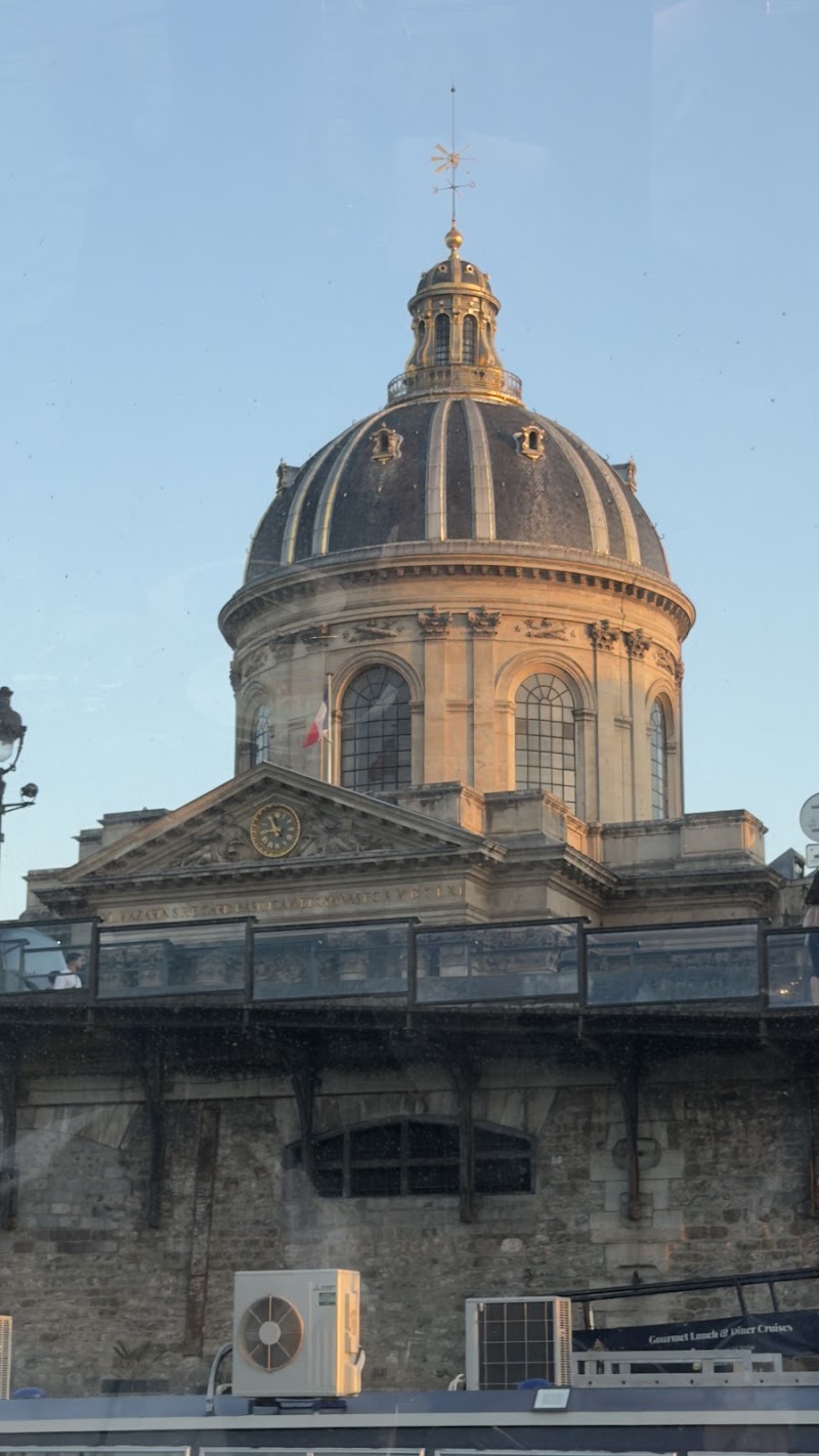 Bateaux Parisiens - Bateaux Parisiens, Port de la Bourdonnais, 75007 Paris, France