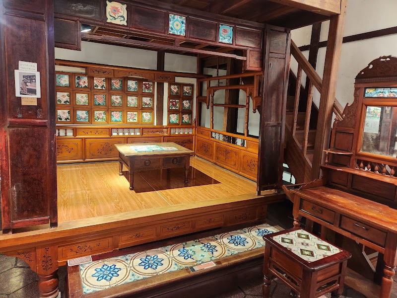 Museum Of Old Taiwan Tiles - Museum Of Old Taiwan Tiles No. 282號, Linsen W Rd, Guohua Village, West District, Chiayi City, Taiwan 600