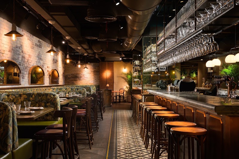 Nola Eatery & Social House - Nola Eatery & Social House JLT Cluster P - Al Thanyah Fifth - Jumeirah Lakes Towers - Dubai - United Arab Emirates