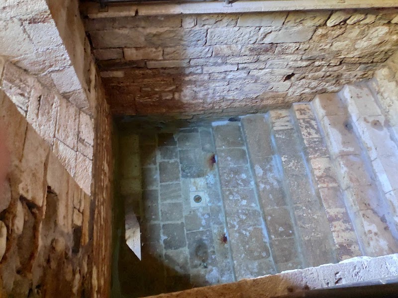 Sinagoga y baños judíos de Besalú - Sinagoga y baños judíos de Besalú Baixada de la Mikweh, 17850 Besalú, Girona, Spain