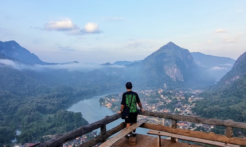 Phadeng Peak Viewpoint ຈຸດຊົມວິວພູຜາແດງ - Phadeng Peak Viewpoint ຈຸດຊົມວິວພູຜາແດງ, Nong Khiaw, Laos