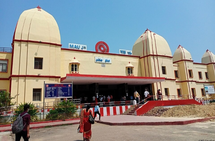 Mau Roadways - Mau Roadways, WHP9+J34, Sahadatpura, Mau, Uttar Pradesh 275101, India