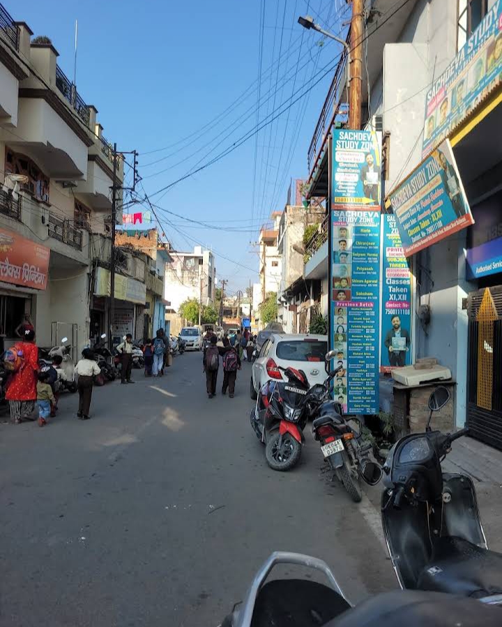 Pahadi Khan-Pan - Pahadi Khan-Pan ward no. 17, Nagar Nigam, 8/256, Pant Colony, Heera Nagar, Haldwani, Uttarakhand 263139, India