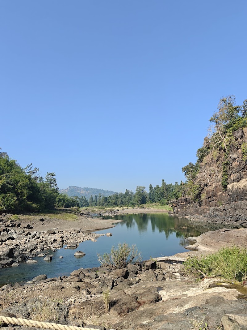 Saputara giri waterfall