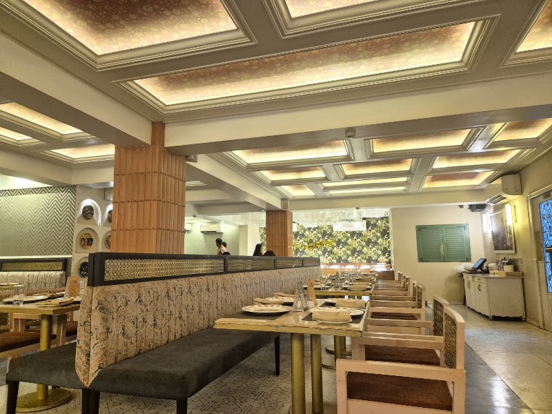6 Ballygunge Place, Chowringhee - 6 Ballygunge Place, Chowringhee, 55 & 55, 1, Chowringee Rd, opposite Nehru Children's Museum, Taltala, Kolkata, West Bengal 700071, India