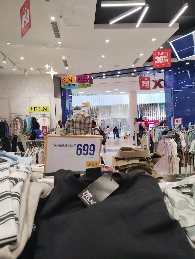 Max - Max Lulu International Shopping Mall, Anayara, Kochuveli, Thiruvananthapuram, Kerala 695029, India