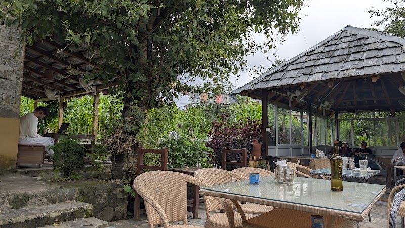 Silver Linings Cafe - Silver Linings Cafe Bir Colony Rd, Suja, Himachal Pradesh 176077, India