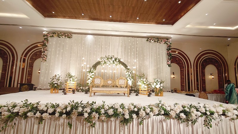 Hotel Grand Lotus - Hotel Grand Lotus, 346M+R6J, Main Road, beside Hightech Bus Stand, Tifra, Bilaspur, Deori, Chhattisgarh 495001, India