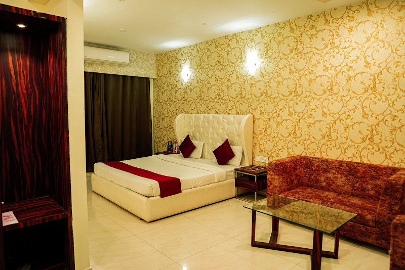 Hotel Golden - I - Hotel Golden - I hotel golden-i, behind D.M plaza bristal, Chhotapara, Janta Colony, Raipur, Chhattisgarh 492001, India