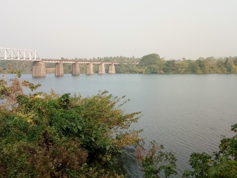 Railway Bridge, Kaikunje - Railway Bridge, Kaikunje, V2CP+J53, Netravati River Area, Mangaluru, Munnuru, Karnataka 574231, India