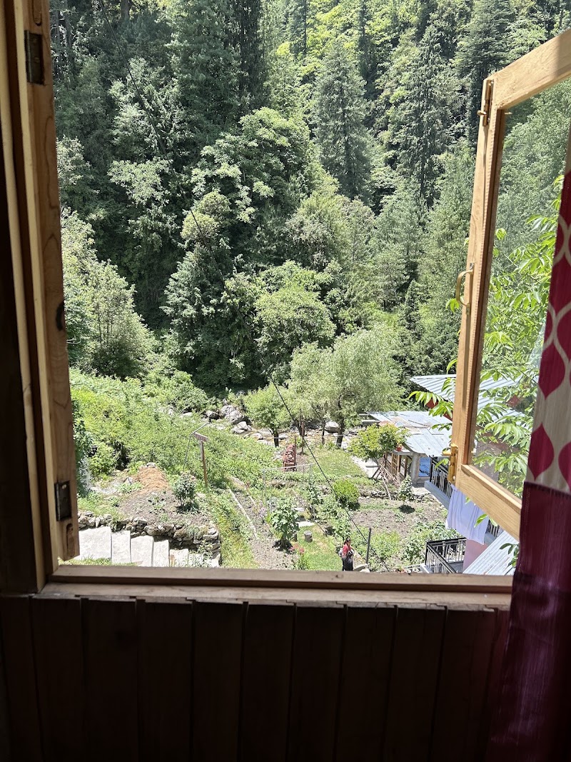 Shringi Vatika Home Stay Jibhi - Shringi Vatika Home Stay Jibhi BANJAR, SHRIGPUR, Ghiyagi, Himachal Pradesh 175123, India
