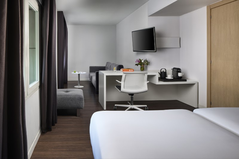 Hotel NH Barcelona Stadium - Hotel NH Barcelona Stadium Travessera de les Corts, 150, 152, Les Corts, 08028 Barcelona, Spain