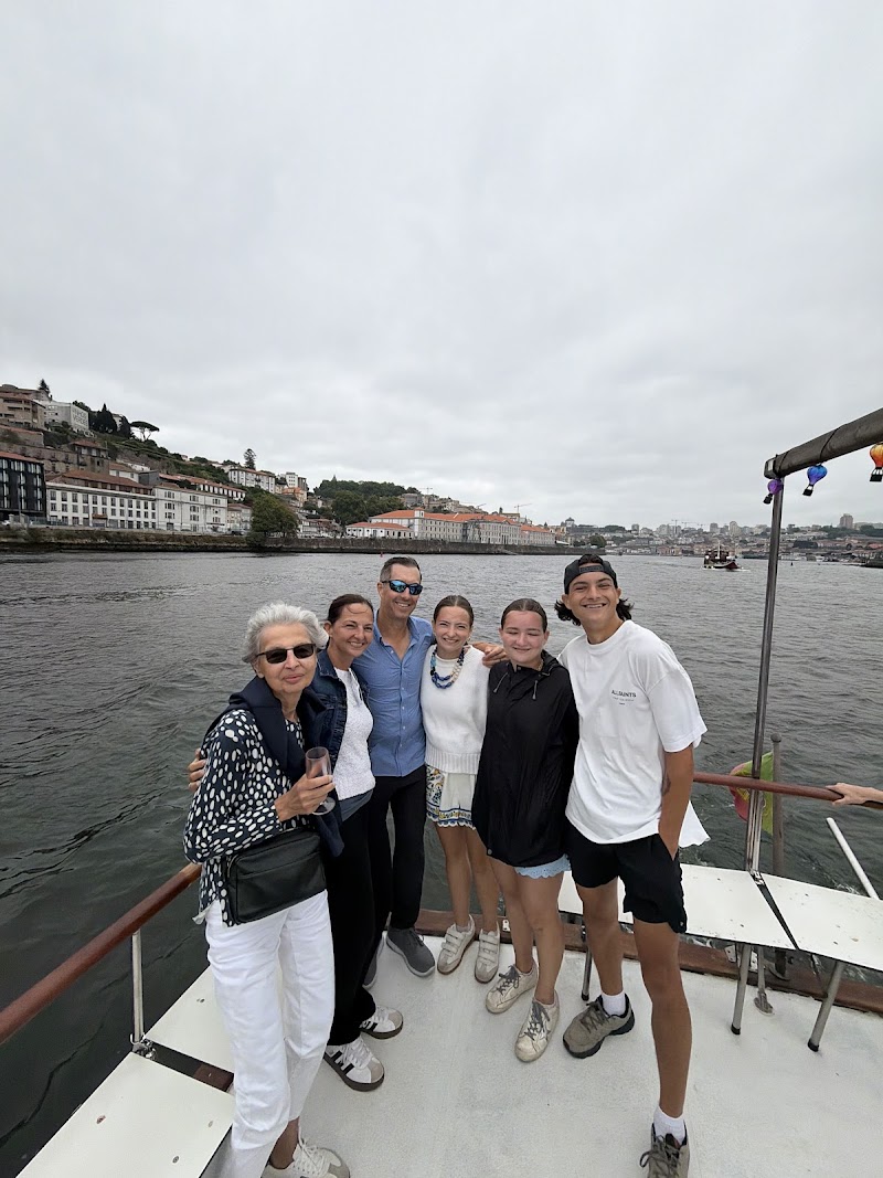 Sailing 360º - Sailing 360º, Marina da Afurada, R. da Praia 430 Lj 6, 4400-554 Vila Nova de Gaia, Portugal